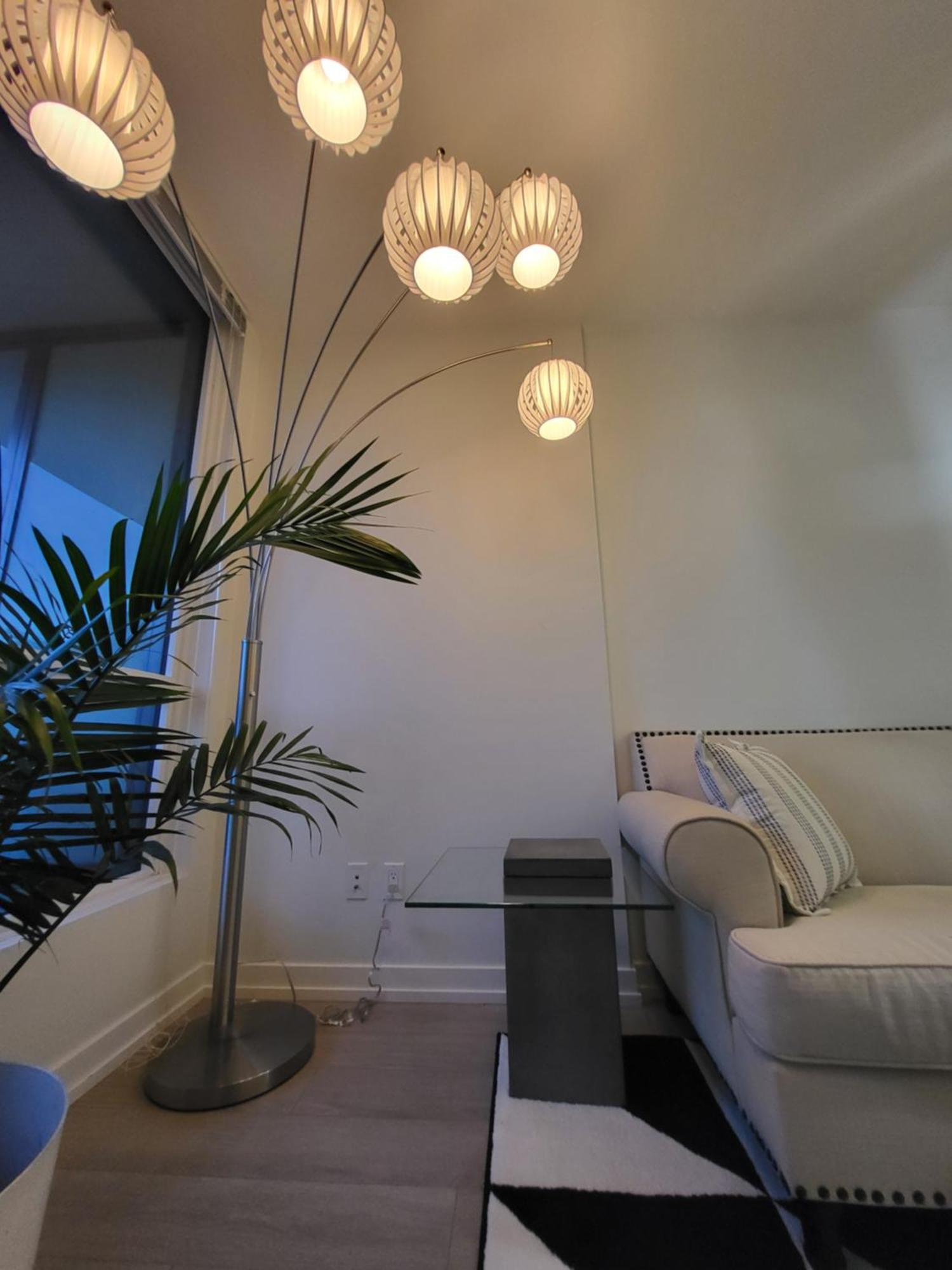 Your Perfect Escape - Modern Landmark Condo In Downtown Calgary - Free Parking- Premium Location Esterno foto