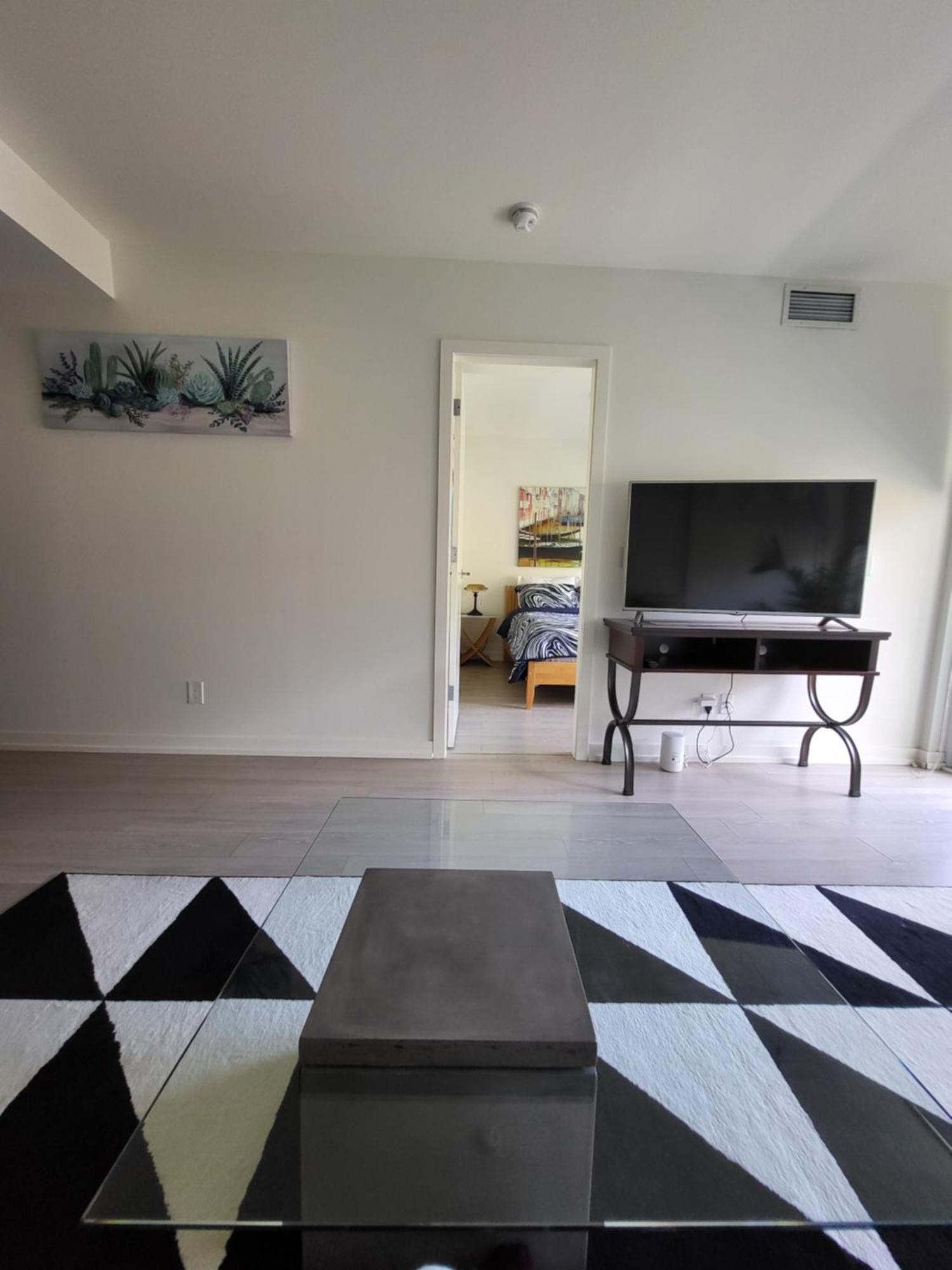 Your Perfect Escape - Modern Landmark Condo In Downtown Calgary - Free Parking- Premium Location Esterno foto