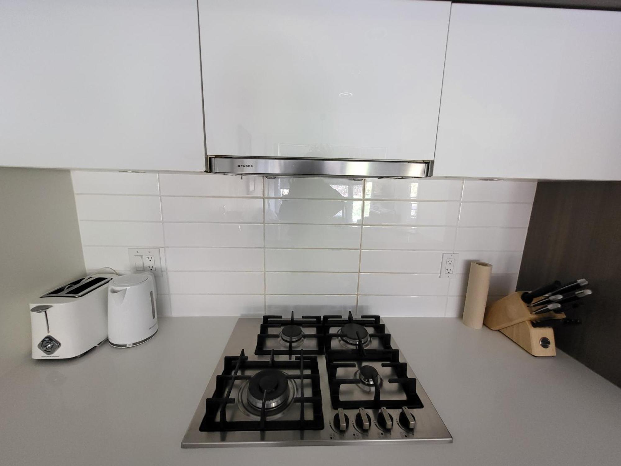 Your Perfect Escape - Modern Landmark Condo In Downtown Calgary - Free Parking- Premium Location Esterno foto