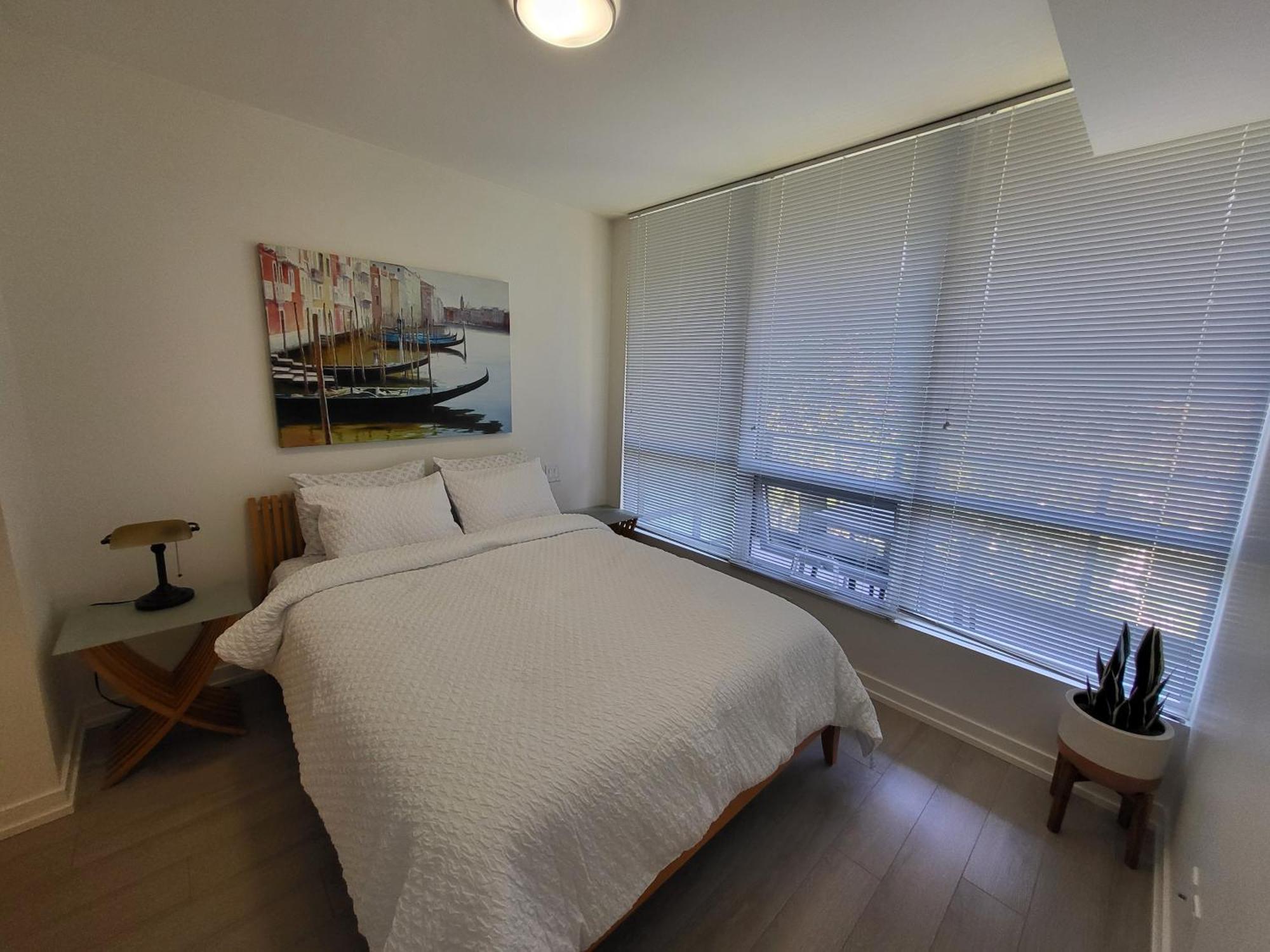 Your Perfect Escape - Modern Landmark Condo In Downtown Calgary - Free Parking- Premium Location Esterno foto